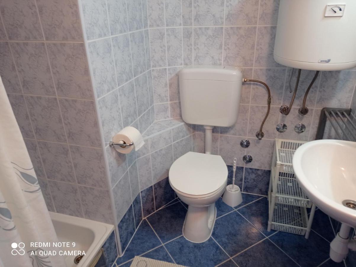 Apartments Mihovil أوميس المظهر الخارجي الصورة