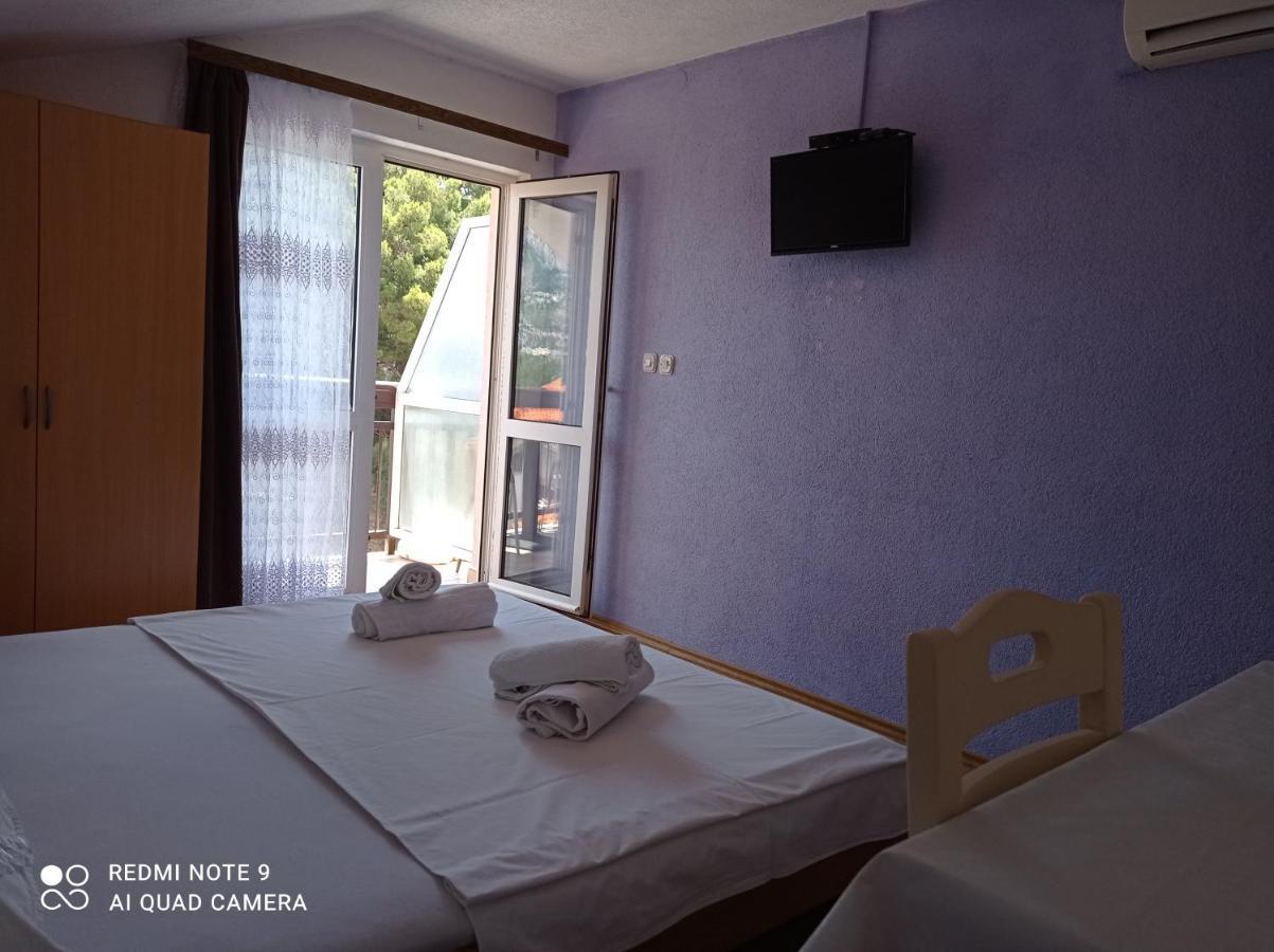Apartments Mihovil أوميس المظهر الخارجي الصورة