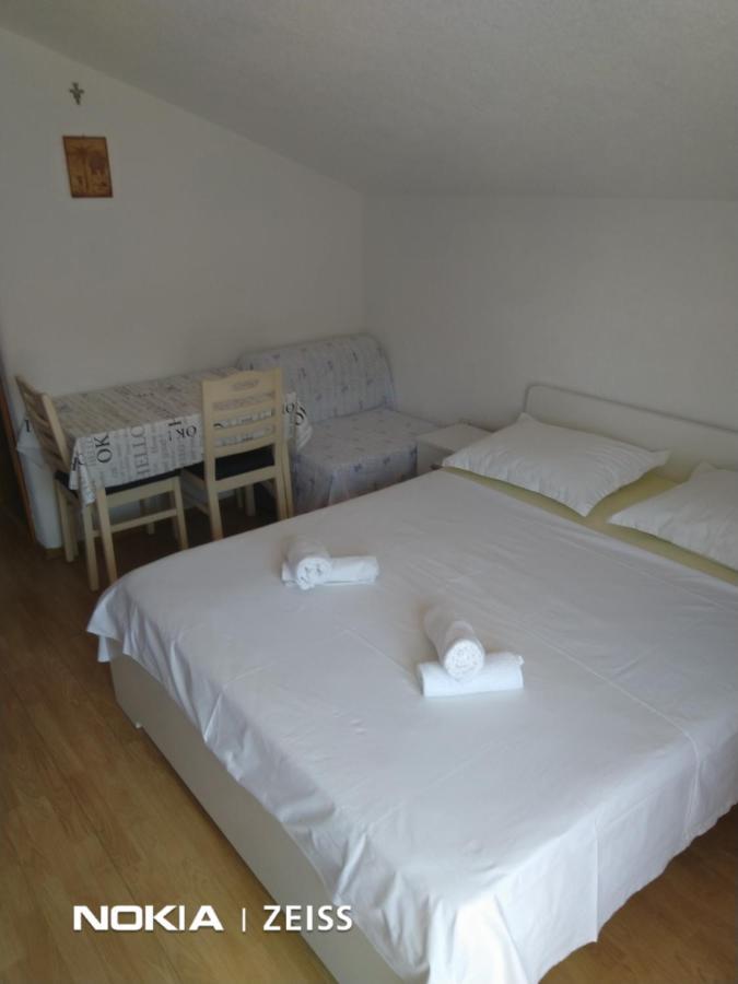 Apartments Mihovil أوميس المظهر الخارجي الصورة
