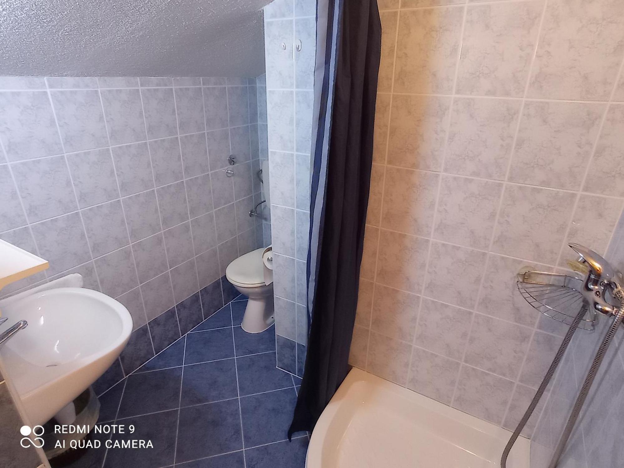 Apartments Mihovil أوميس الغرفة الصورة