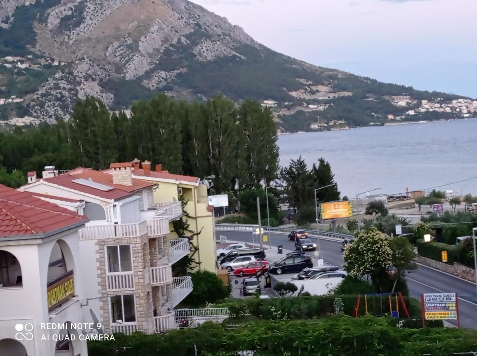 Apartments Mihovil أوميس الغرفة الصورة